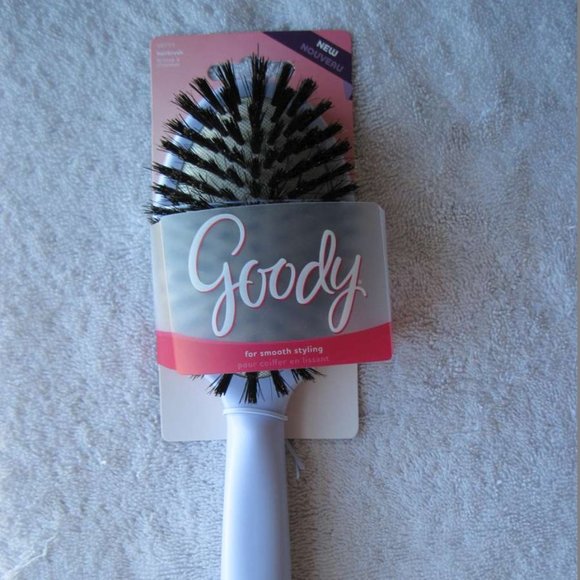 Goody Cushion Hair Brush Smooth Styling Soft Natural Boar Bristles White Plastic - Picture 1 of 7